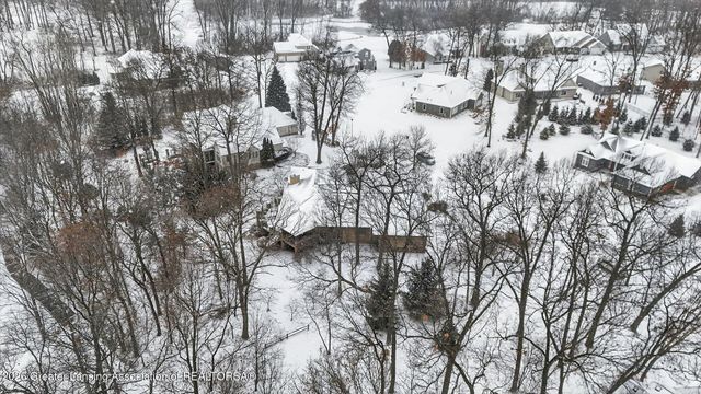 5100 Hawk Hollow Drive, Bath, MI 48808