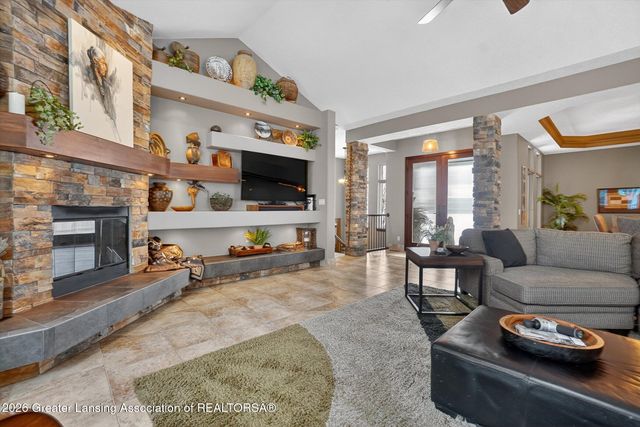 5100 Hawk Hollow Drive, Bath, MI 48808