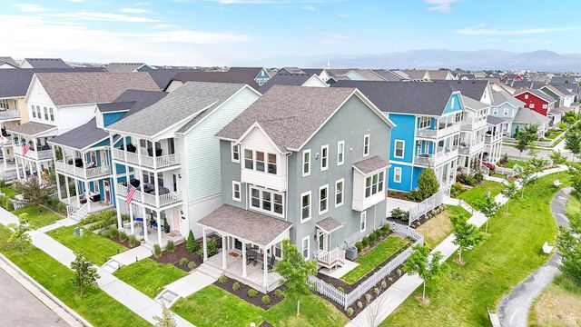 10777 S LAMOND DR, South Jordan, UT 84009