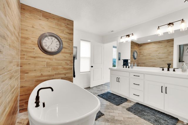 10777 S LAMOND DR, South Jordan, UT 84009