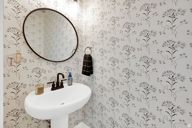 10777 S LAMOND DR, South Jordan, UT 84009