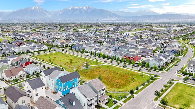 10777 S LAMOND DR, South Jordan, UT 84009