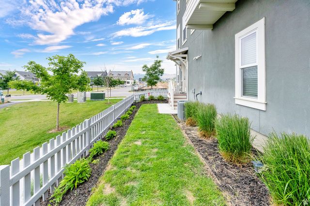 10777 S LAMOND DR, South Jordan, UT 84009