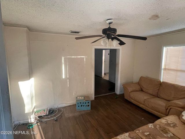 2009 ALMEDA Street, Jacksonville, FL 32209