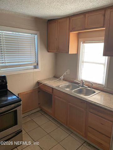 2009 ALMEDA Street, Jacksonville, FL 32209