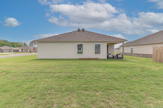 5520 Mariposa Grove Dr, Jonesboro, AR 72401