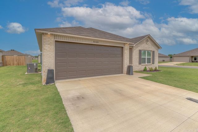 5520 Mariposa Grove Dr, Jonesboro, AR 72401