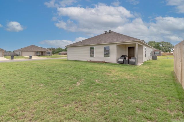 5520 Mariposa Grove Dr, Jonesboro, AR 72401