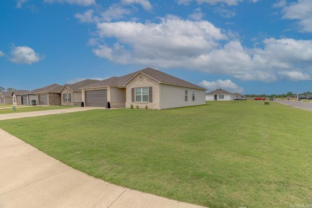 5520 Mariposa Grove Dr, Jonesboro, AR 72401
