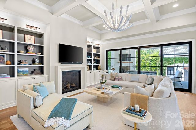 700 Cherokee Road, Charlotte, NC 28207