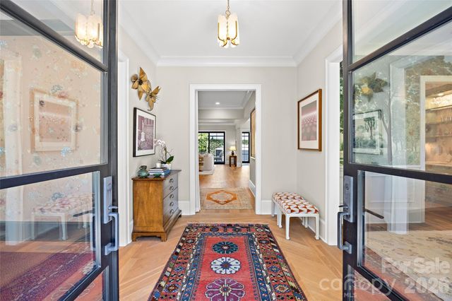 700 Cherokee Road, Charlotte, NC 28207
