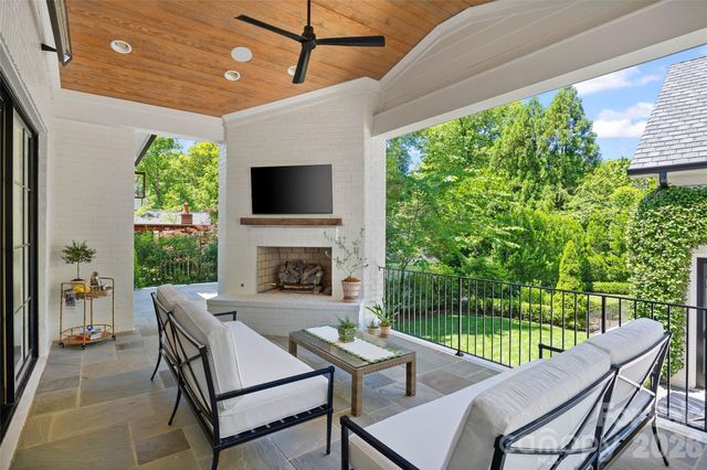 700 Cherokee Road, Charlotte, NC 28207