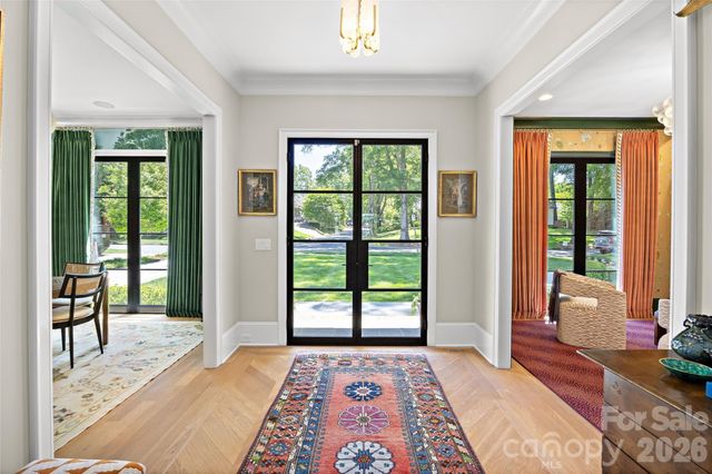 700 Cherokee Road, Charlotte, NC 28207