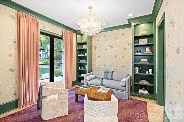 700 Cherokee Road, Charlotte, NC 28207