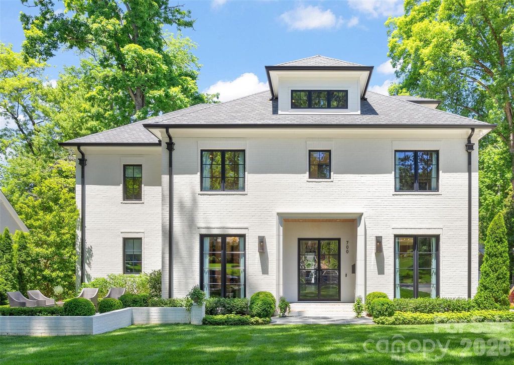 700 Cherokee Road, Charlotte, NC 28207