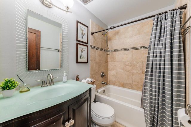 1675 S Coachlight DRIVE #A, New Berlin, WI 53151
