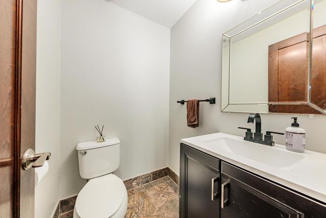 1675 S Coachlight DRIVE #A, New Berlin, WI 53151