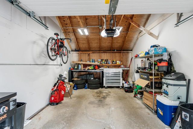 1675 S Coachlight DRIVE #A, New Berlin, WI 53151