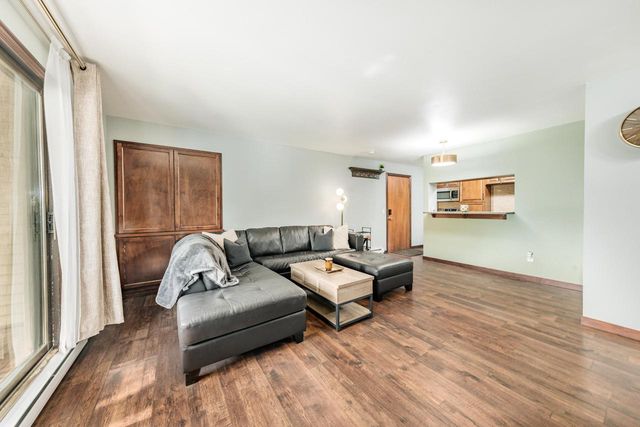 1675 S Coachlight DRIVE #A, New Berlin, WI 53151