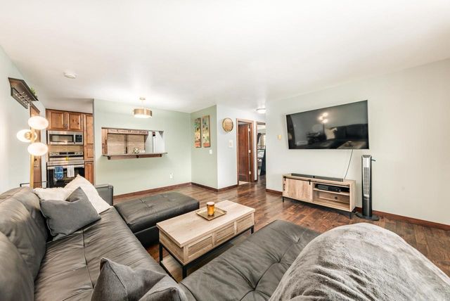 1675 S Coachlight DRIVE #A, New Berlin, WI 53151