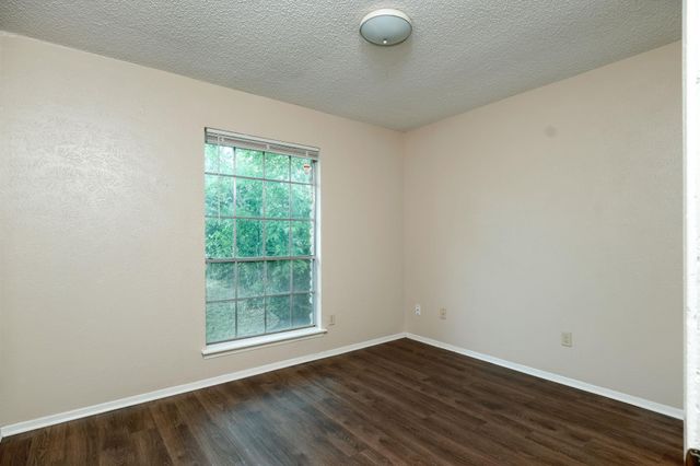 10419 Firethorn LN, Austin, TX 78750