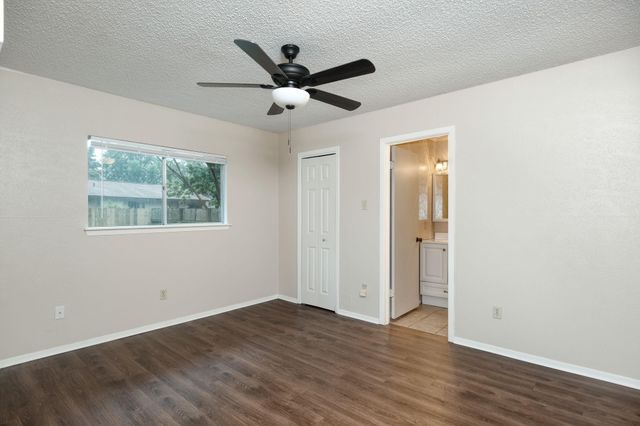 10419 Firethorn LN, Austin, TX 78750