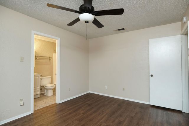 10419 Firethorn LN, Austin, TX 78750