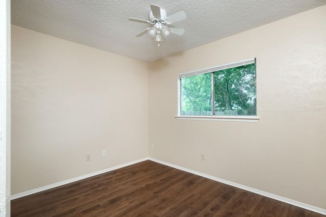 10419 Firethorn LN, Austin, TX 78750