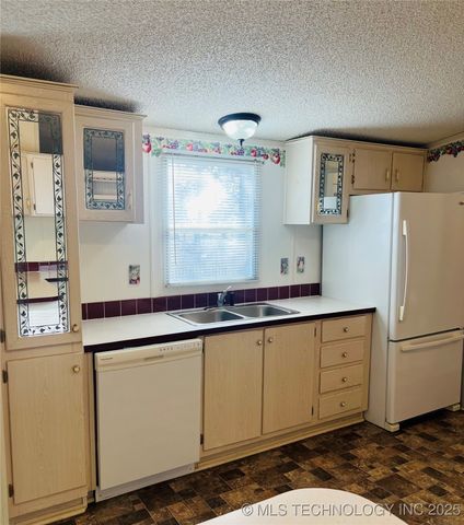 32872 S 548 Road, Cookson, OK 74427