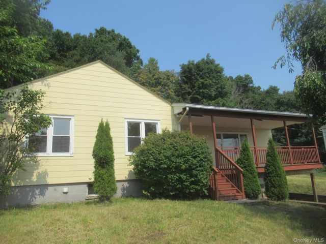 33 Meadow Avenue, Chester, NY 10918
