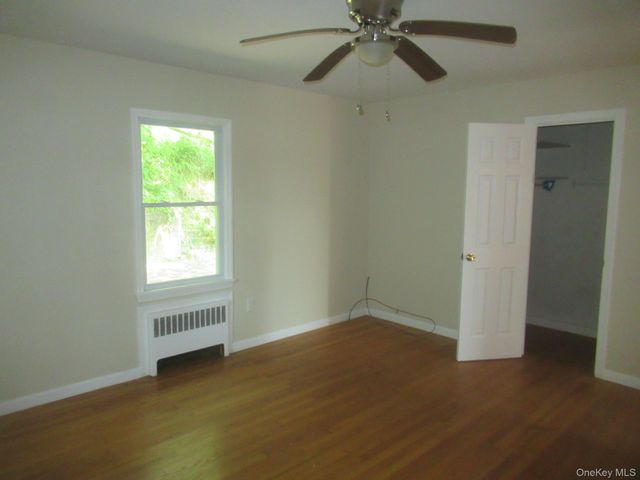 33 Meadow Avenue, Chester, NY 10918