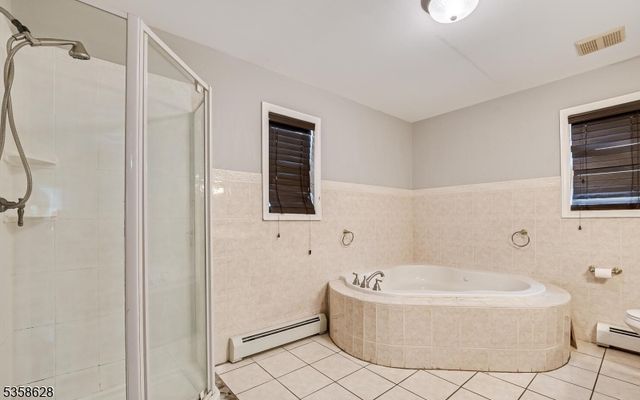 160 Carteret Ave, Carteret Boro, NJ 07008