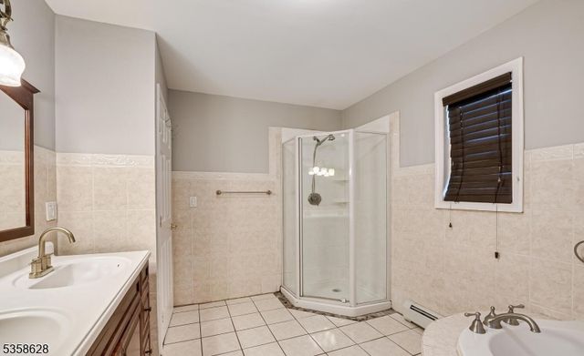 160 Carteret Ave, Carteret Boro, NJ 07008