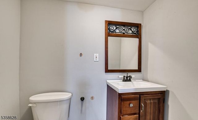 160 Carteret Ave, Carteret Boro, NJ 07008