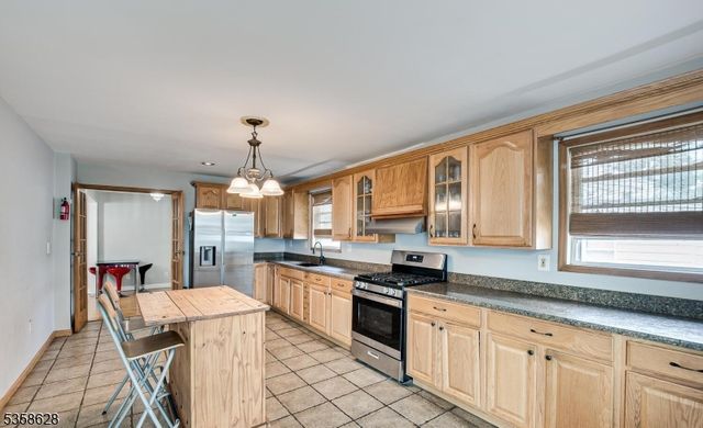 160 Carteret Ave, Carteret Boro, NJ 07008