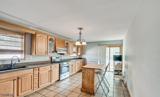 160 Carteret Ave, Carteret Boro, NJ 07008