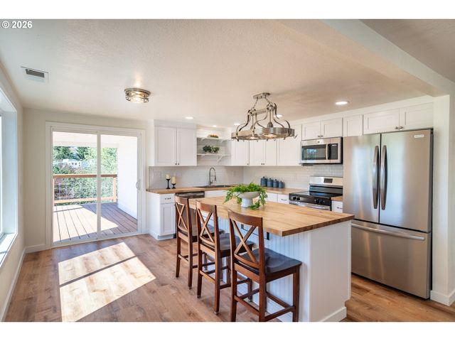 3660 CARNES Rd, Roseburg, OR 97471