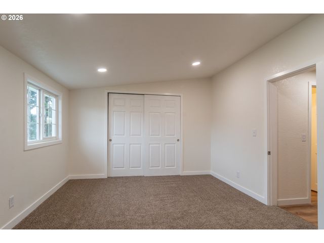 3660 CARNES Rd, Roseburg, OR 97471