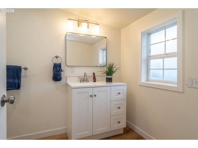 3660 CARNES Rd, Roseburg, OR 97471