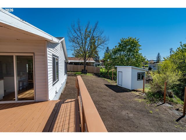 3660 CARNES Rd, Roseburg, OR 97471