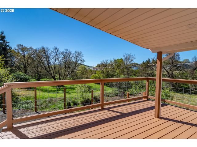 3660 CARNES Rd, Roseburg, OR 97471