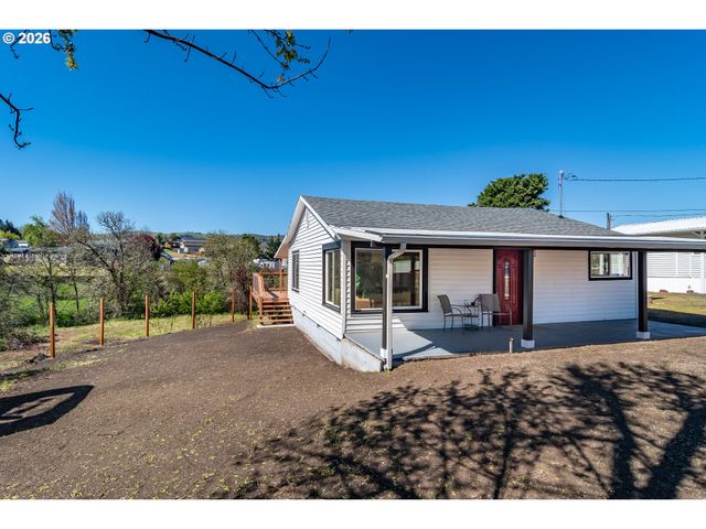3660 CARNES Rd, Roseburg, OR 97471