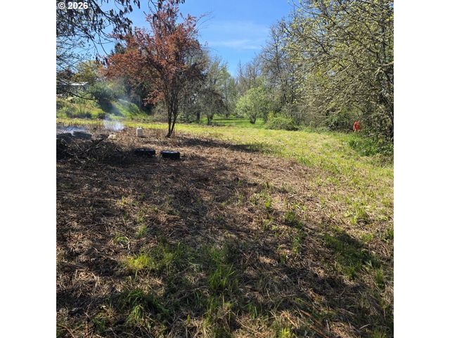 3660 CARNES Rd, Roseburg, OR 97471