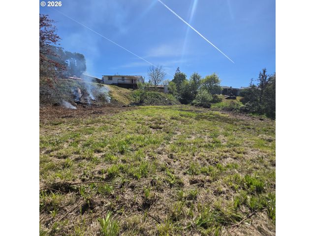 3660 CARNES Rd, Roseburg, OR 97471