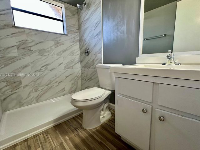 2570 W 67th Pl 21-2, Hialeah, FL 33016