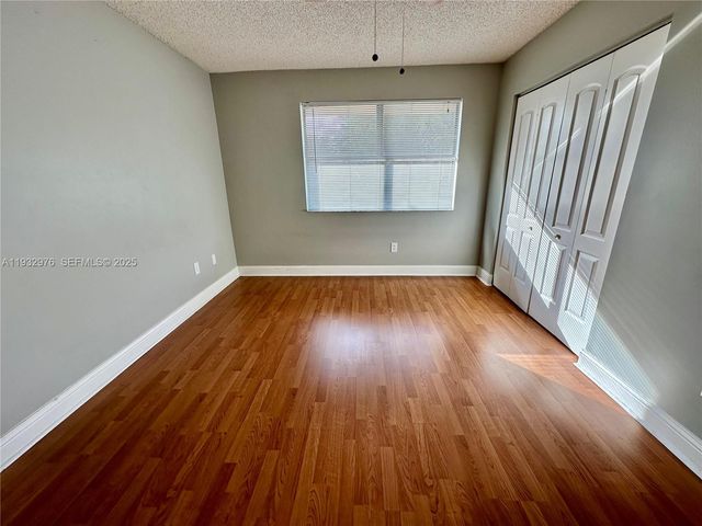 2570 W 67th Pl 21-2, Hialeah, FL 33016