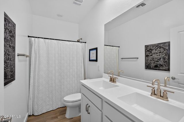 9226 E SEBRING Avenue, Mesa, AZ 85212