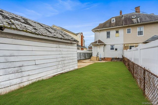 19619 89th Road, Hollis, NY 11423