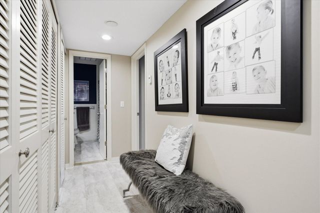 3412 Oak Ridge Road 319, Hopkins, MN 55305