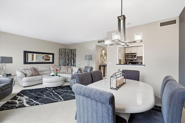 3412 Oak Ridge Road 319, Hopkins, MN 55305